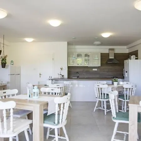 Гостевой дом And By The Sea Palit, Rab - 24303 Раб