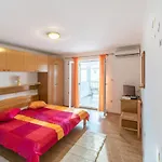 And By The Sea Palit, Rab - 5010 Gasthof 3*