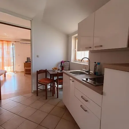 And By The Sea Palit, Rab - 5010 Gostinjska kuća 3*