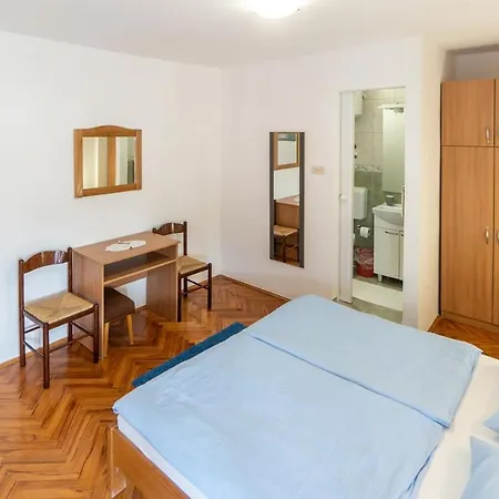 Gostinjska kuća And By The Sea Palit, Rab - 5010